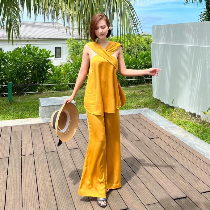4 cách phối đồ đi du lịch siêu nổi bật, ăn ảnh của Huyền Lizzie - Ảnh 9. 4 cách phối đồ đi du lịch siêu nổi bật, ăn ảnh của Huyền Lizzie - Ảnh 9.