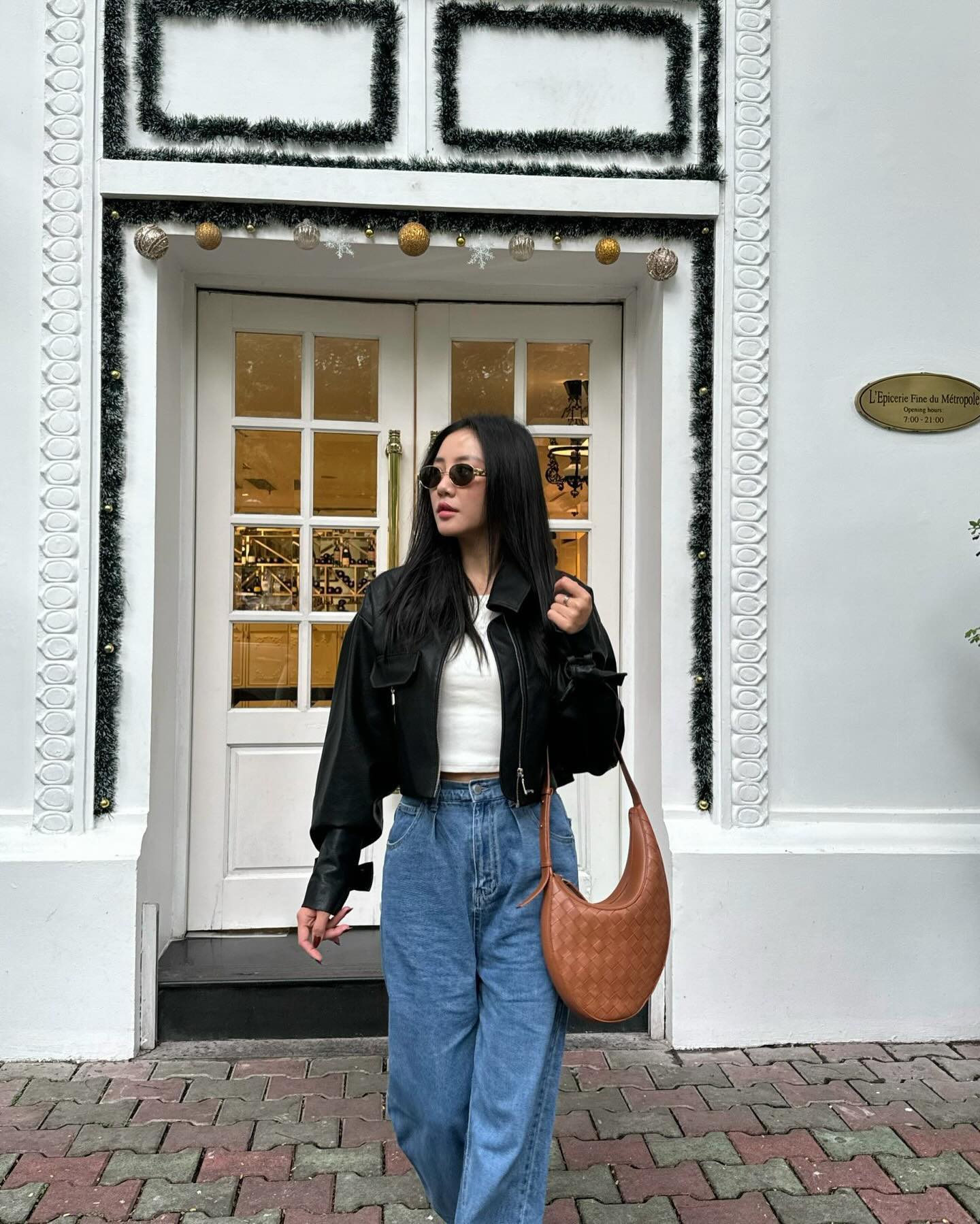 Phong cách diện đồ màu trung tính thanh lịch mà vẫn nổi bật của Văn Mai Hương - Ảnh 6. Phong cách diện đồ màu trung tính thanh lịch mà vẫn nổi bật của Văn Mai Hương - Ảnh 6.