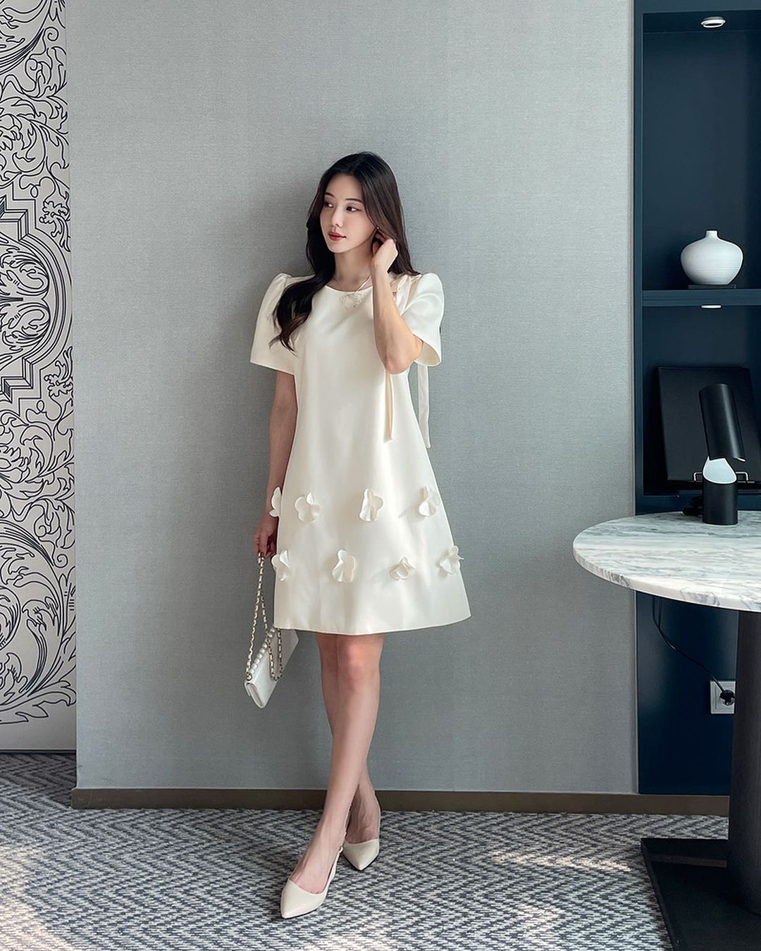 5 kiểu đầm thanh lịch và tôn dáng, phù hợp để diện khi tới sở làm- Ảnh 6. 5 kiểu đầm thanh lịch và tôn dáng, phù hợp để diện khi tới sở làm- Ảnh 6.