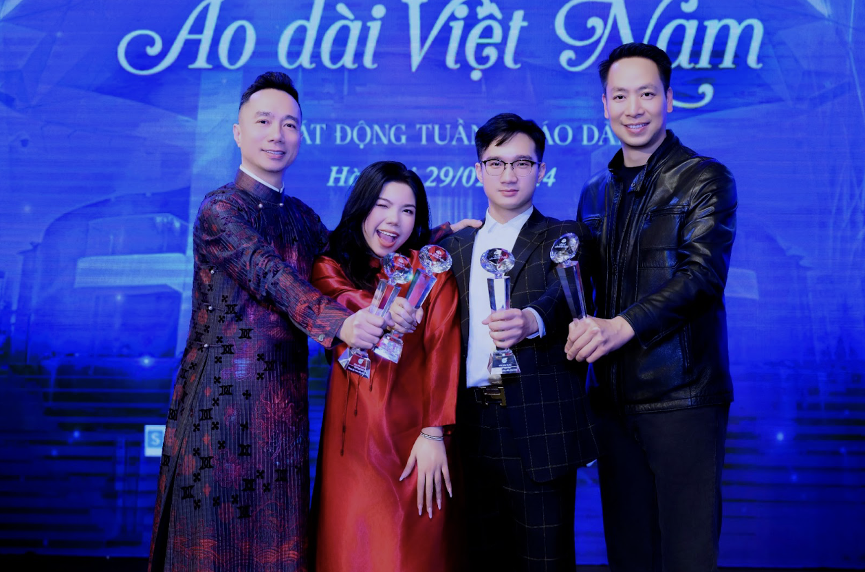 Mãn nhãn màn trình diễn áo dài của 57 NTK tại Tuần lễ áo dài Việt Nam 2024 - Ảnh 11. Mãn nhãn màn trình diễn áo dài của 57 NTK tại Tuần lễ áo dài Việt Nam 2024 - Ảnh 11.